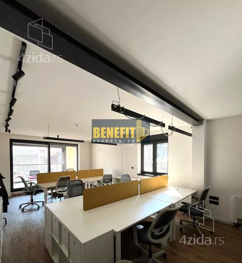 Poslovna zgrada | 4zida