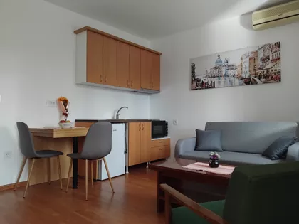 Karolja Seleša 22 | 4zida.rs