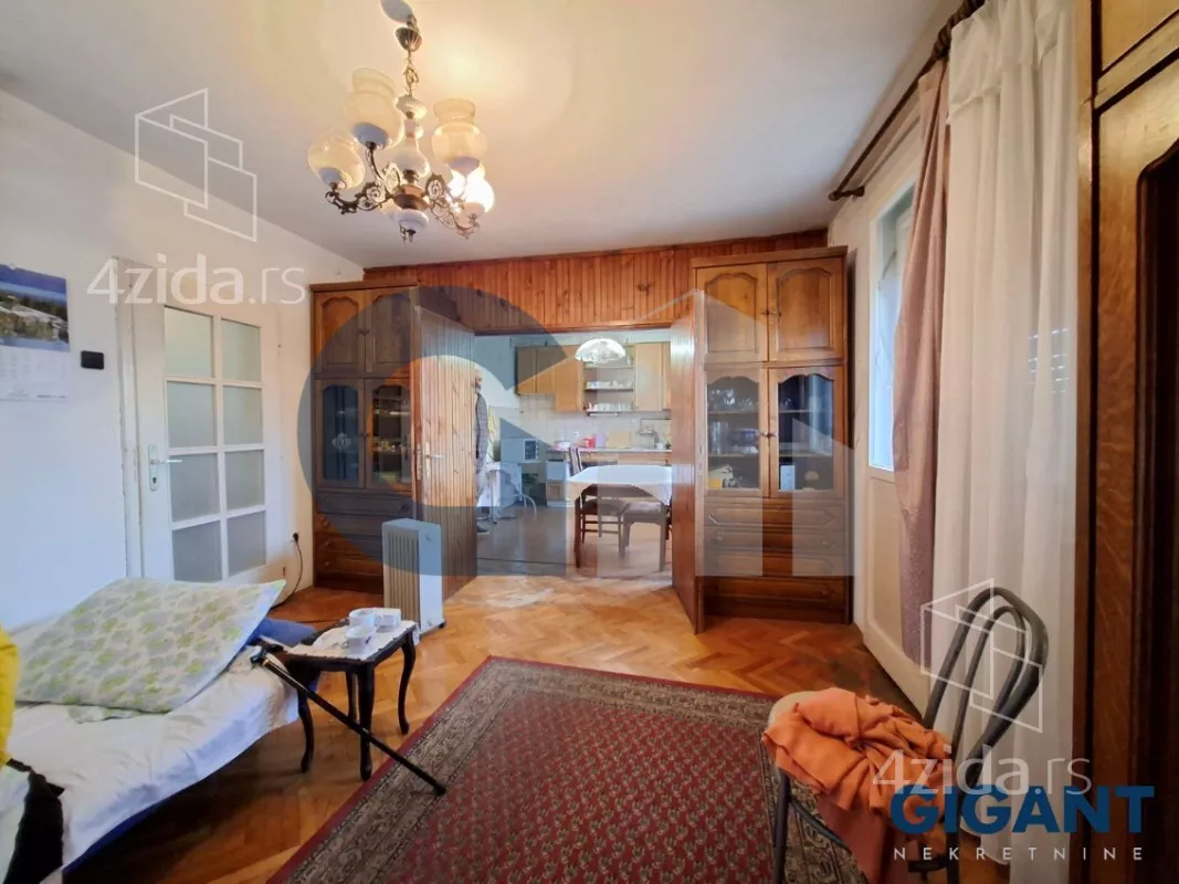 Petosoban stan | 4zida