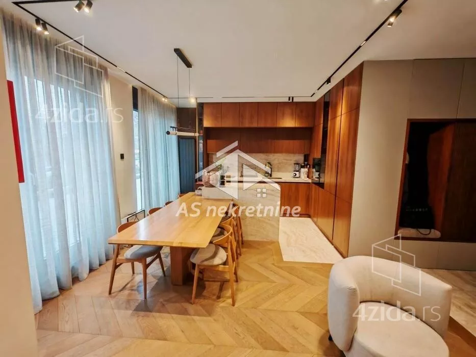 Petosoban stan | 4zida