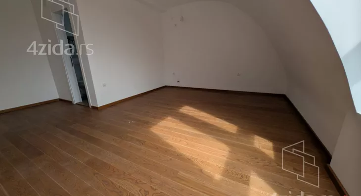 Šestosoban stan | 4zida