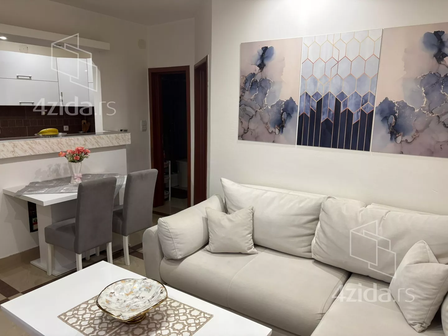 Jednoiposoban stan | 4zida