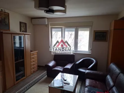 Crveni Pevac | 4zida.rs