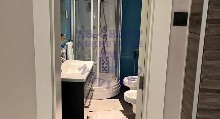 Sedmosoban stan | 4zida