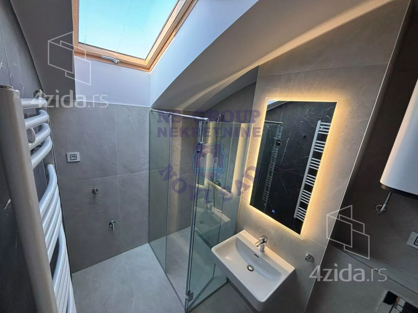 Troiposoban stan | 4zida