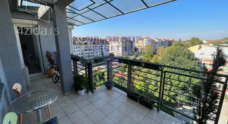 Četvoroiposoban stan | 4zida