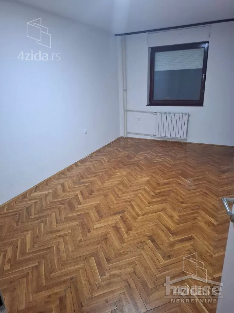 Četvoroiposoban stan | 4zida