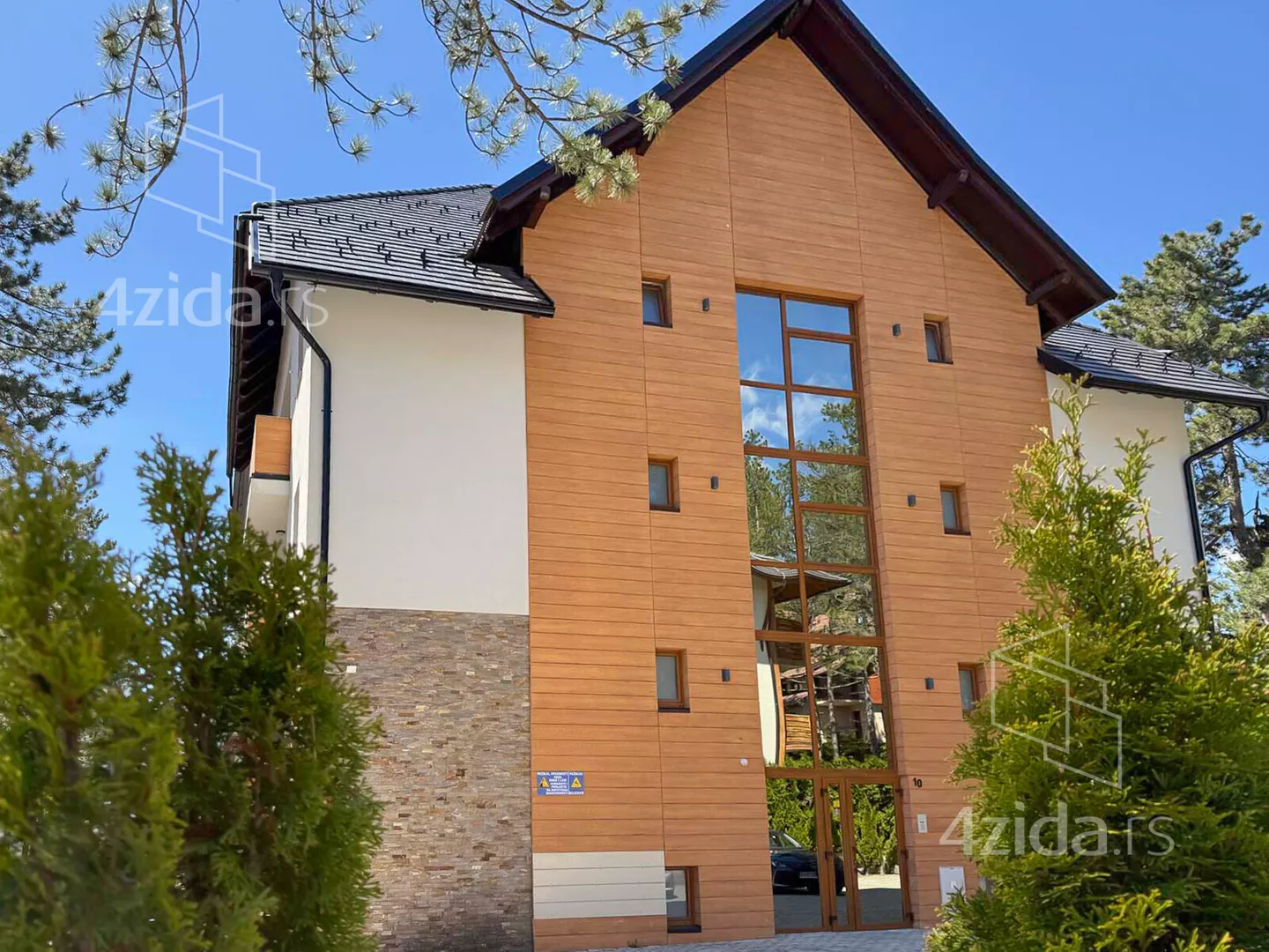 Jednoiposoban stan | 4zida