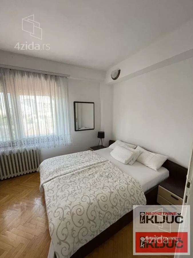 Četvoroiposoban stan | 4zida