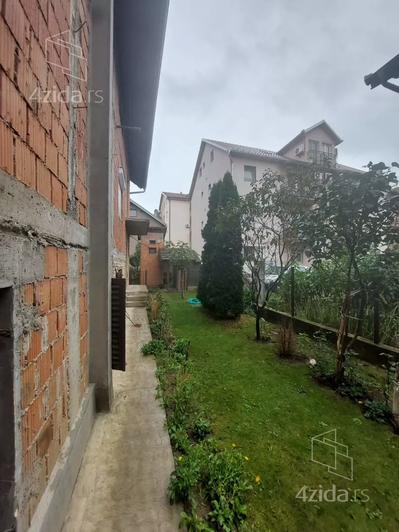 5-etažna kuća | 4zida