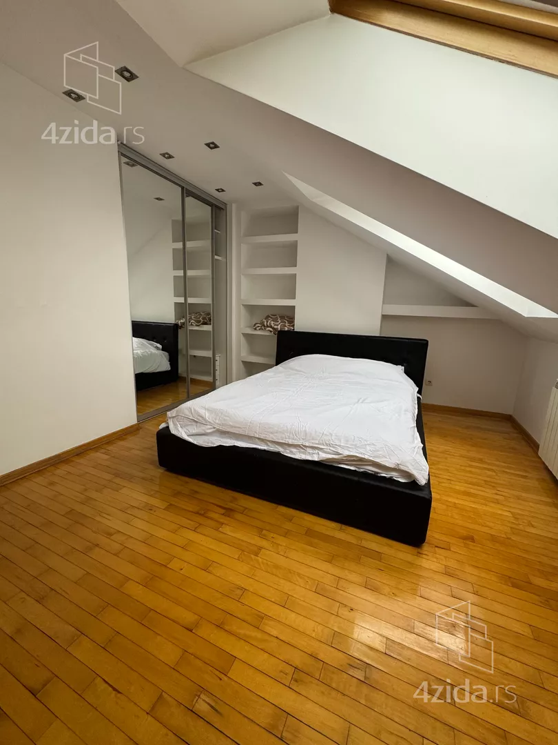 Četvoroiposoban stan | 4zida