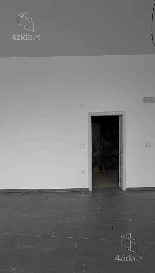 Lokal | 4zida