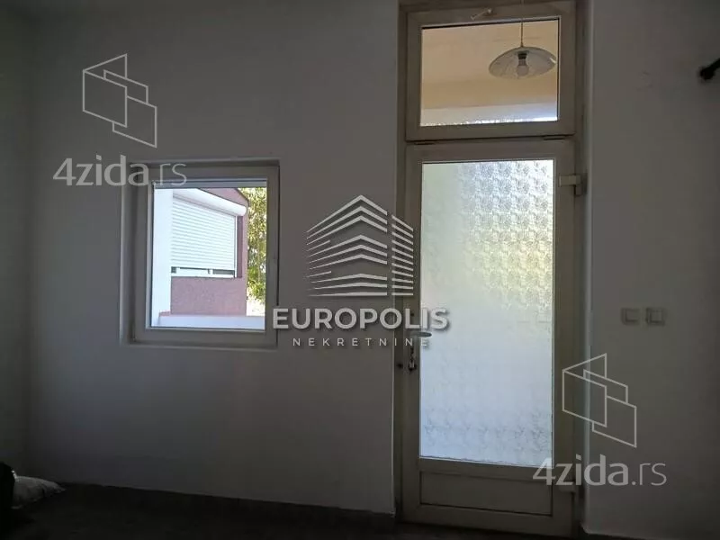 Lokal | 4zida