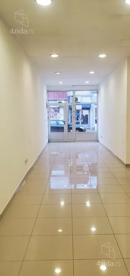 Lokal | 4zida