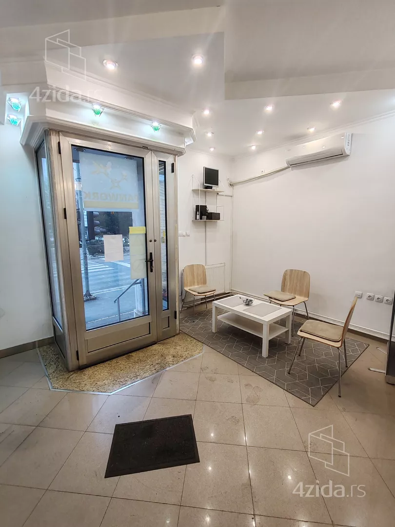 Poslovni prostor | 4zida