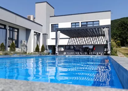 Rogača | 4zida.rs