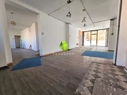 Crveni Pevac | 4zida.rs