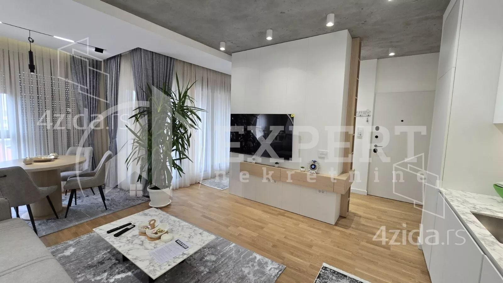 Jednoiposoban stan | 4zida