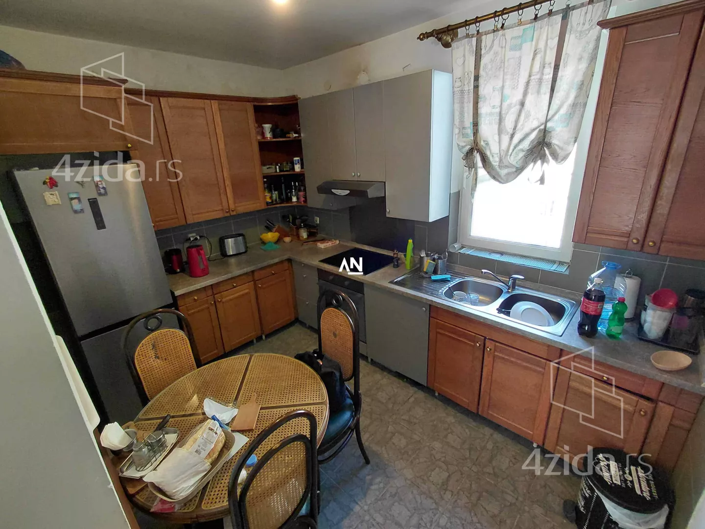 Petosoban stan | 4zida