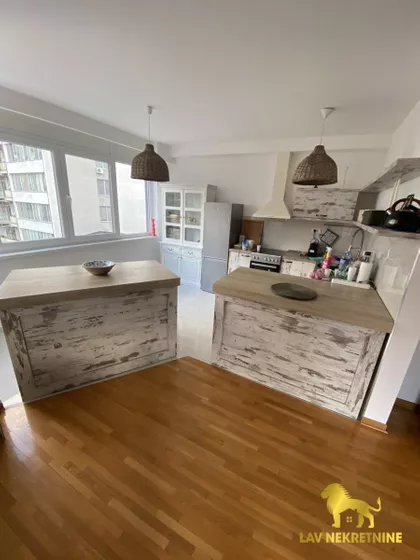 HILANDARSKA | 4zida.rs