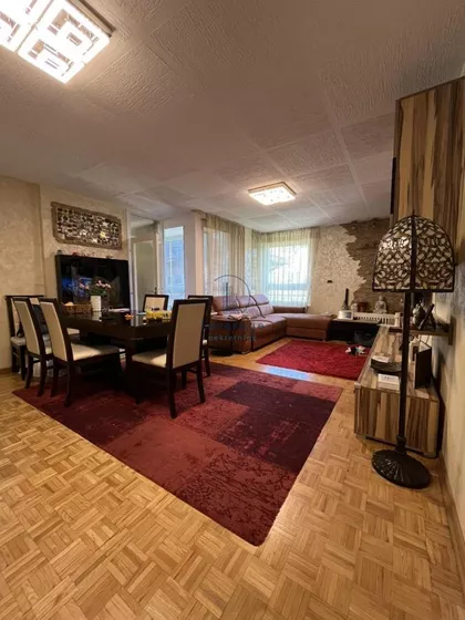 Jovana Stojsavljevića | 4zida.rs