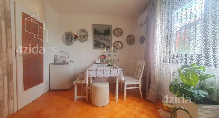 Petosoban stan | 4zida