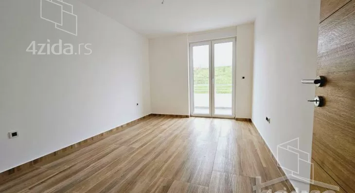 Četvoroiposoban stan | 4zida