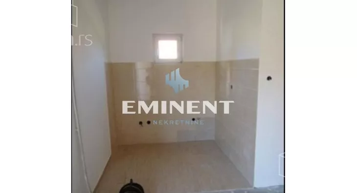 Poslovna zgrada | 4zida