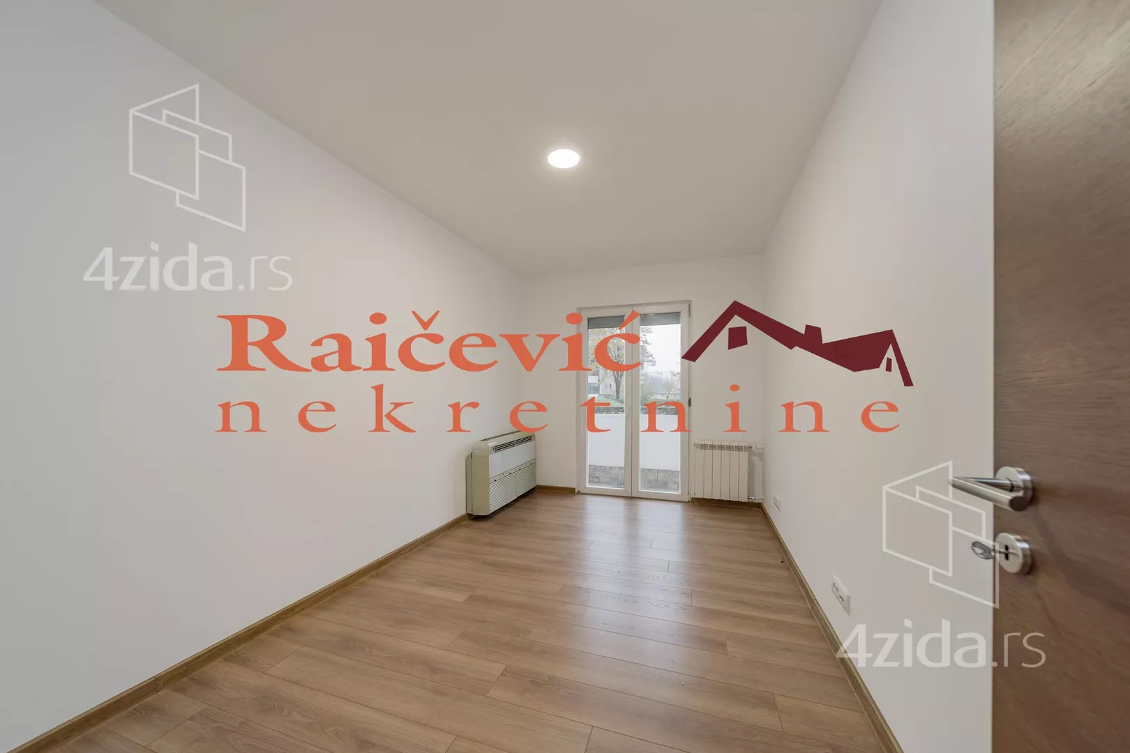 Petosoban stan | 4zida