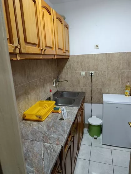 Crveni Pevac | 4zida.rs