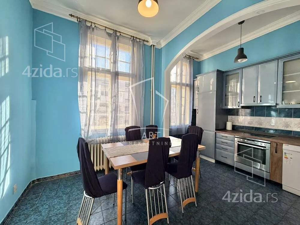 Četvorosoban stan | 4zida