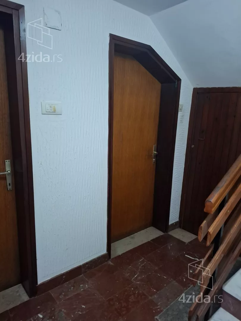 3-etažna kuća | 4zida