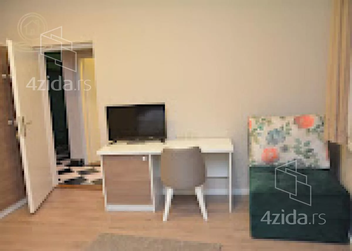 Poslovna zgrada | 4zida