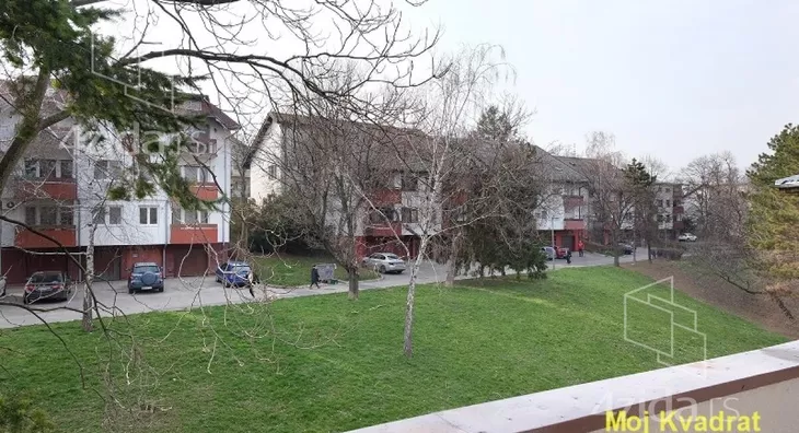 Šestosoban stan | 4zida