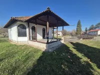 Lokal | 4zida