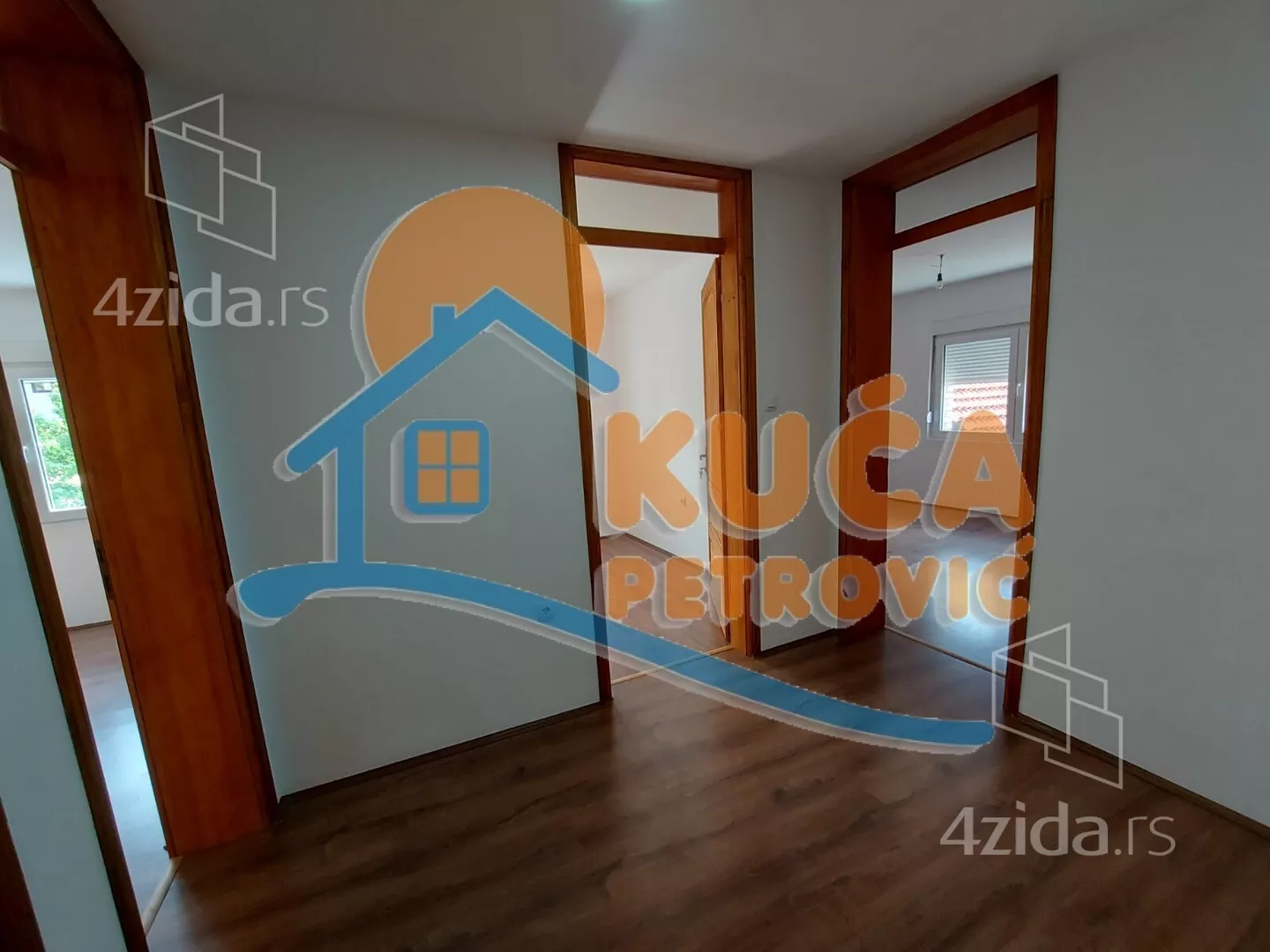 Troiposoban stan | 4zida