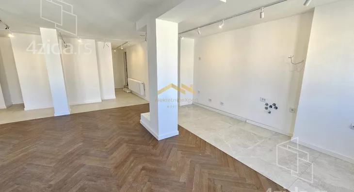 Četvoroiposoban stan | 4zida