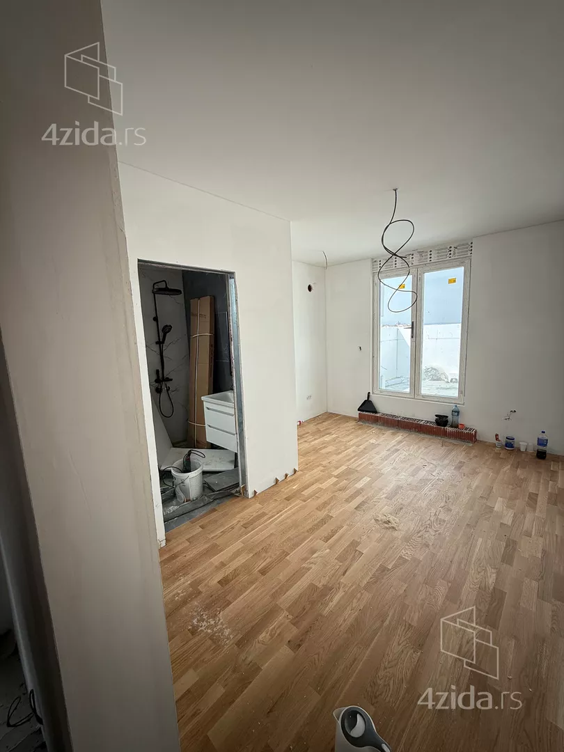 Šestosoban stan | 4zida