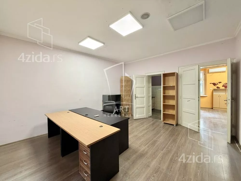 Četvoroiposoban stan | 4zida