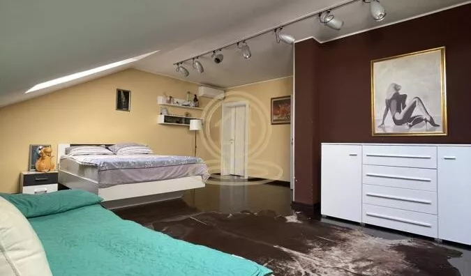Šestosoban stan | 4zida