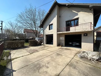 Dušana Srezojevića | 4zida.rs