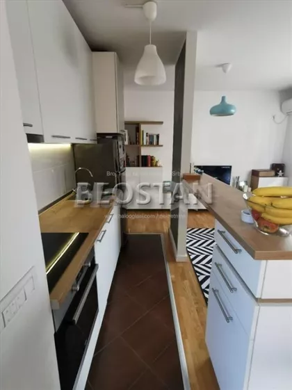 Slavonska | 4zida.rs