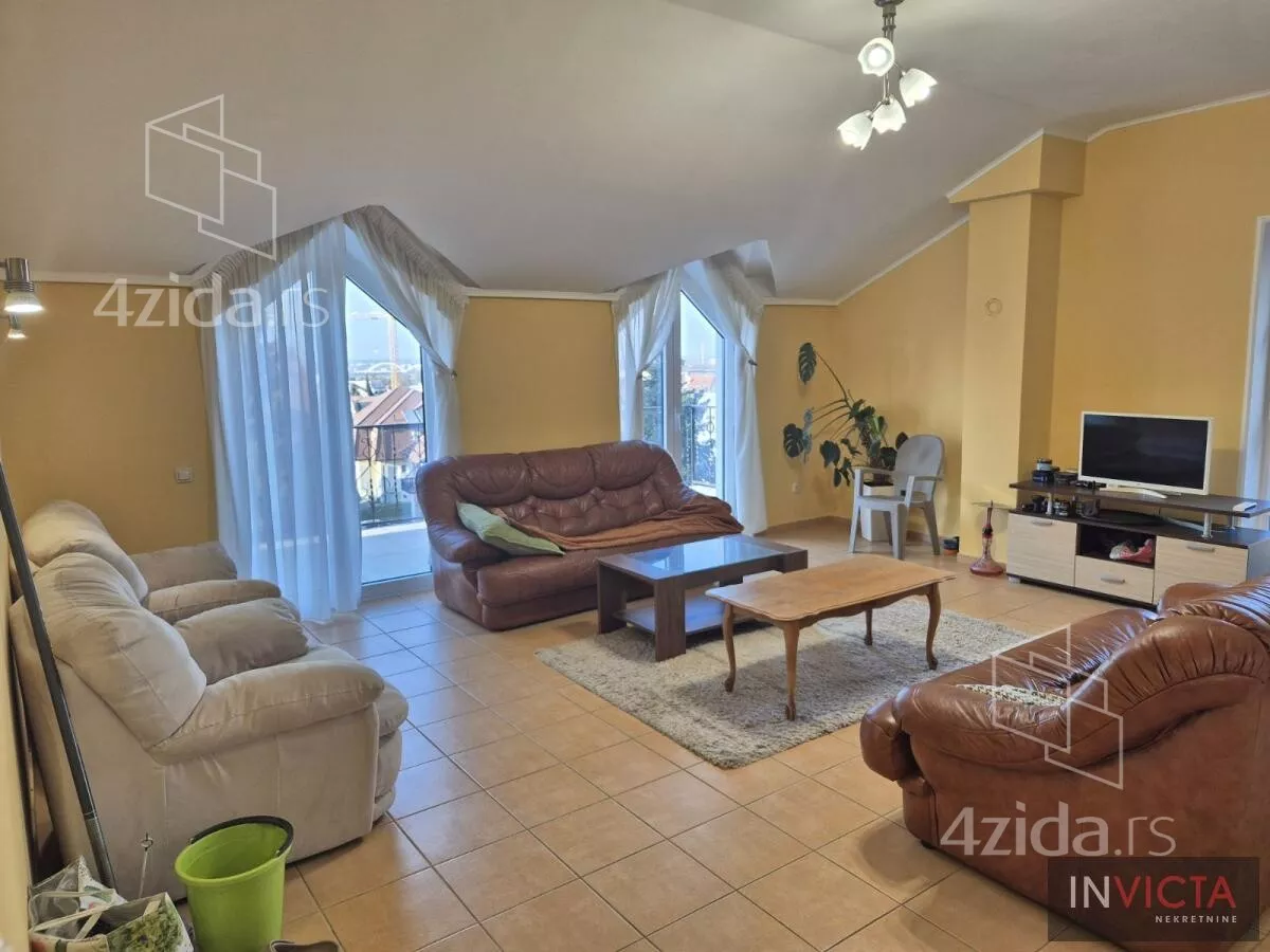 Petosoban stan | 4zida