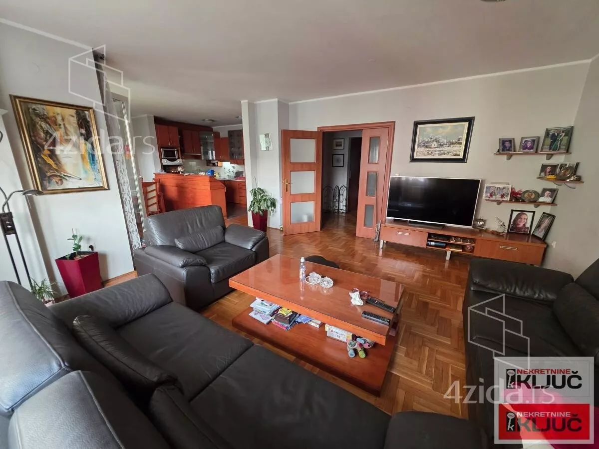 Četvorosoban stan | 4zida