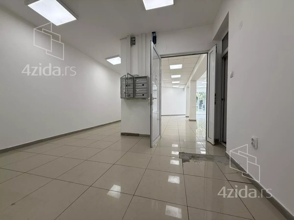Poslovni prostor | 4zida