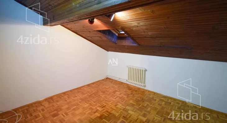 5-etažna kuća | 4zida