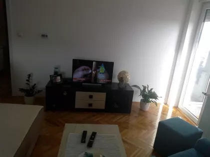Železnička 18 | 4zida.rs