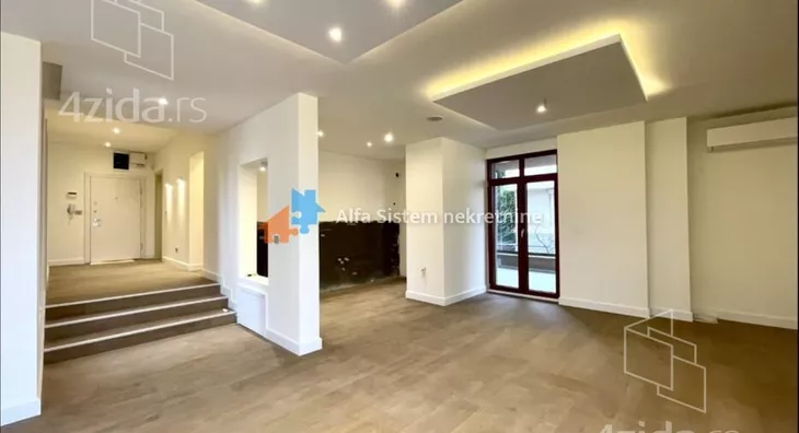 Poslovna zgrada | 4zida