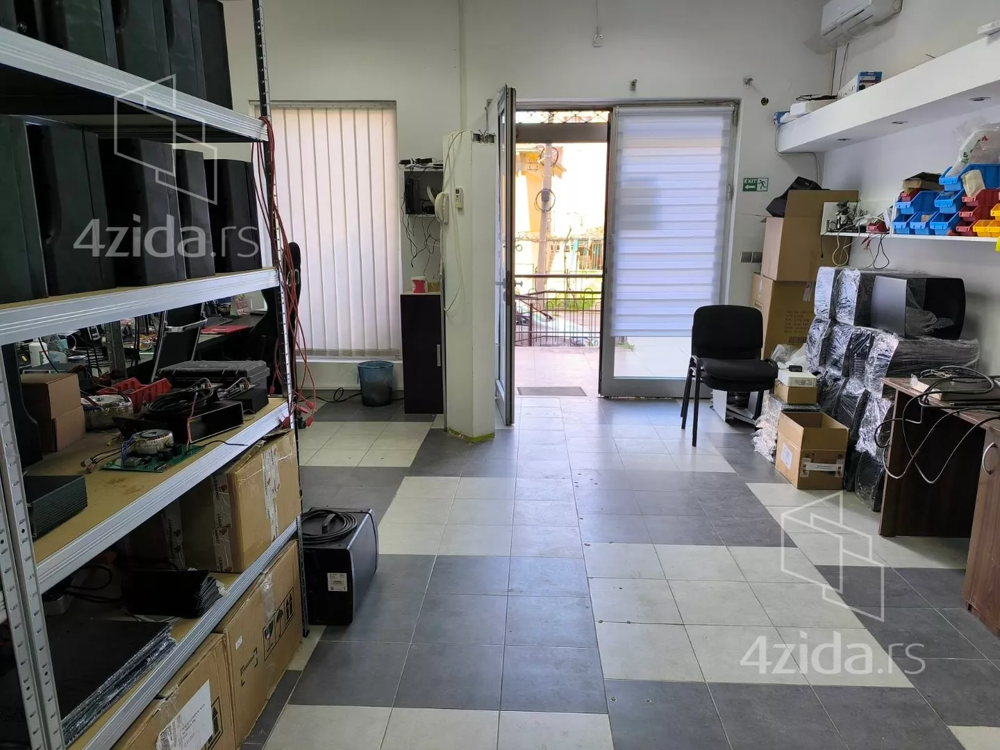 Lokal | 4zida