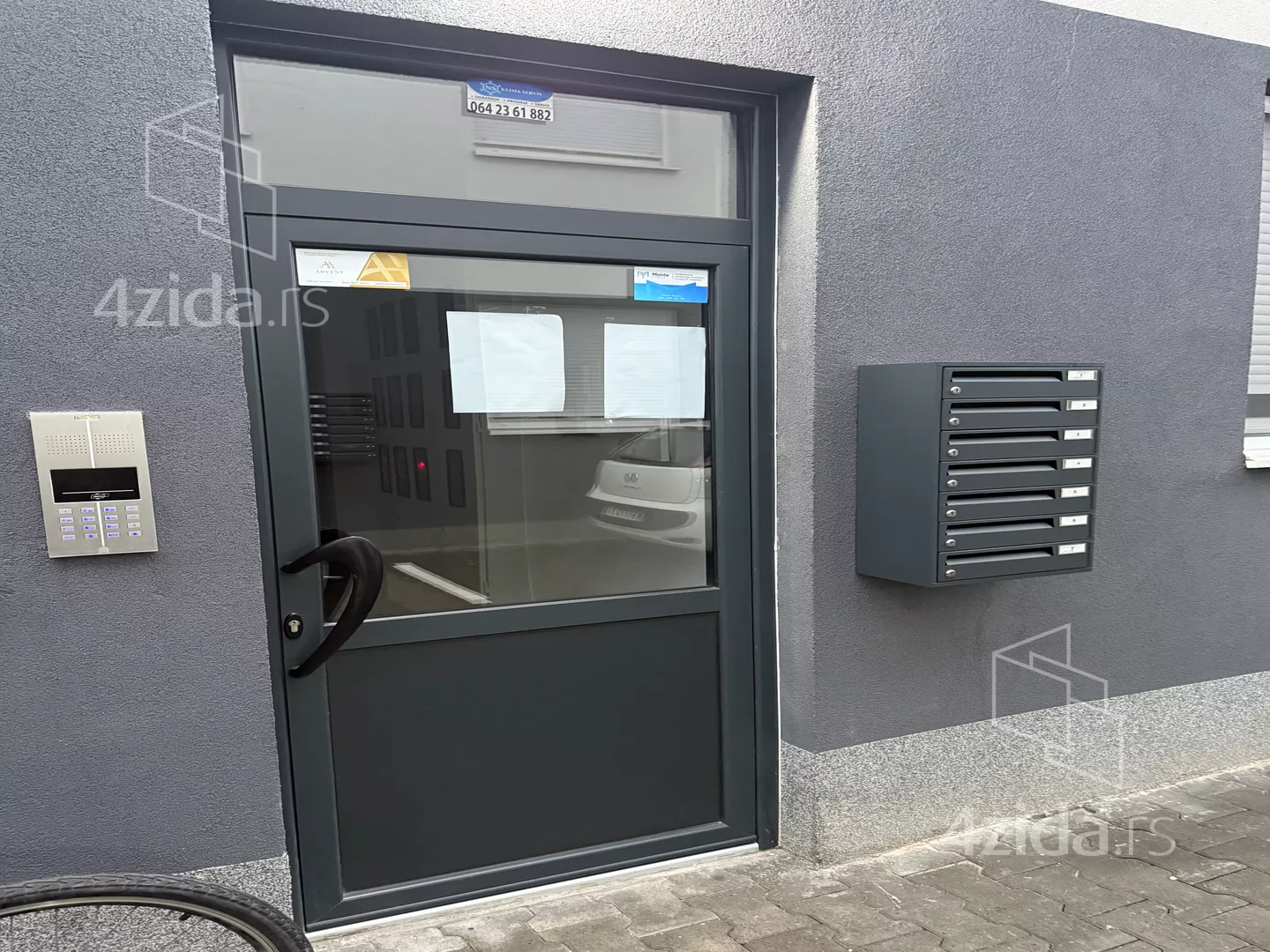 Jednoiposoban stan | 4zida